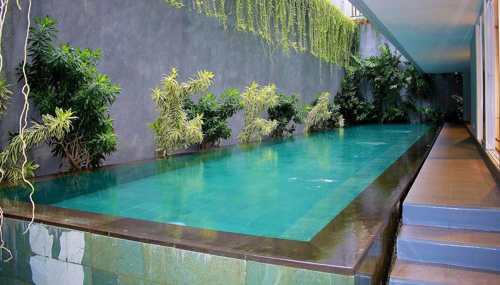 Zen Rooms Patra Kuningan Syariah Jakarta Buitenkant foto