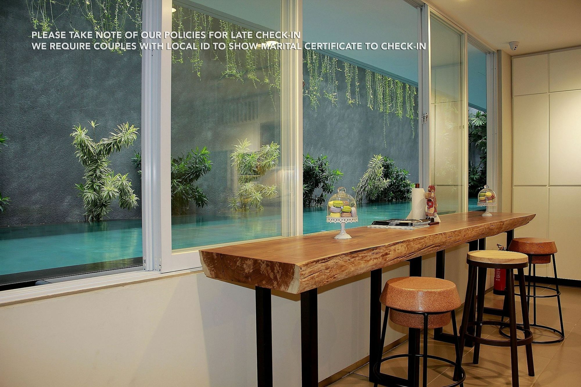 Zen Rooms Patra Kuningan Syariah Jakarta Buitenkant foto