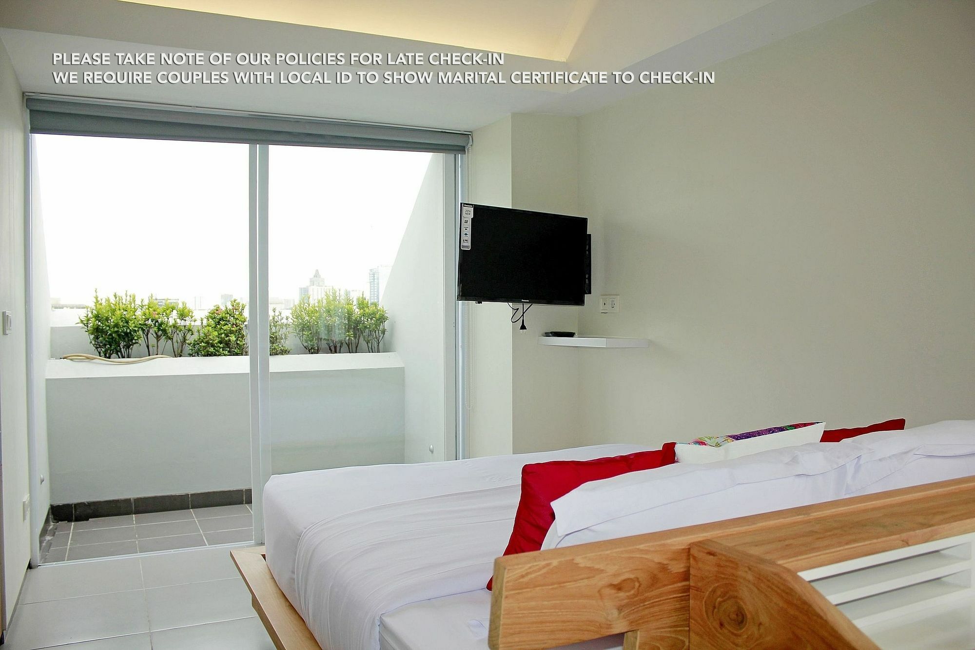Zen Rooms Patra Kuningan Syariah Jakarta Buitenkant foto